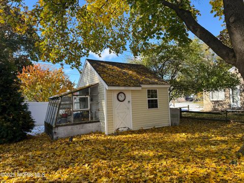 Tiny photo for 333 Colony Road, Rossford, OH 43460 (MLS # 10002078)