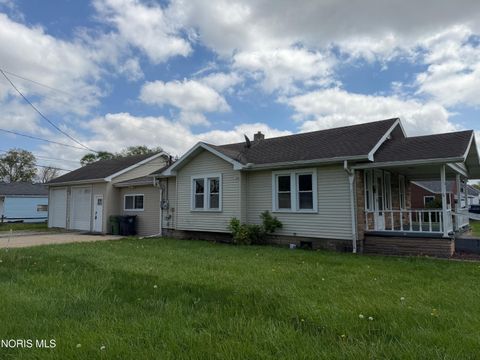 Tiny photo for 1054 Scott Street, Maumee, OH 43537 (MLS # 10007031)
