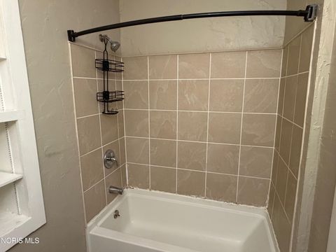 Tiny photo for 1054 Scott Street, Maumee, OH 43537 (MLS # 10007031)