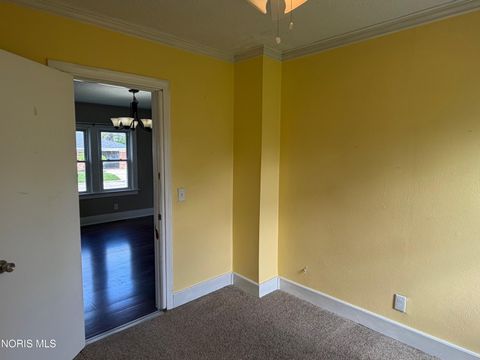 Tiny photo for 1054 Scott Street, Maumee, OH 43537 (MLS # 10007031)