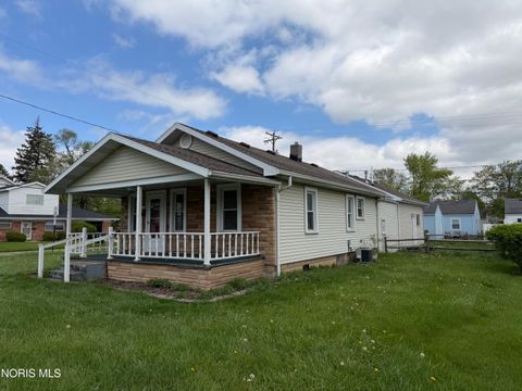 Tiny photo for 1054 Scott Street, Maumee, OH 43537 (MLS # 10007031)