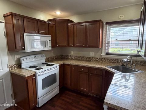 Tiny photo for 1054 Scott Street, Maumee, OH 43537 (MLS # 10007031)