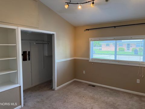 Tiny photo for 1054 Scott Street, Maumee, OH 43537 (MLS # 10007031)