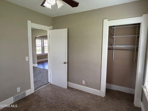 Tiny photo for 1054 Scott Street, Maumee, OH 43537 (MLS # 10007031)