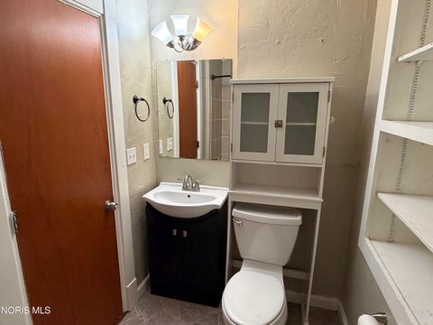 Tiny photo for 1054 Scott Street, Maumee, OH 43537 (MLS # 10007031)