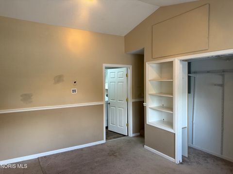 Tiny photo for 1054 Scott Street, Maumee, OH 43537 (MLS # 10007031)