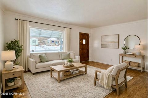 Tiny photo for 326 Orville Drive, Toledo, OH 43612 (MLS # 10003682)