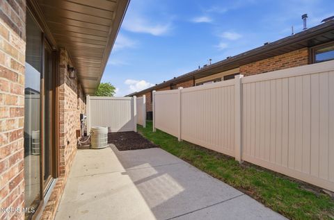 Tiny photo for 1717 Manor Hill Road #5, Findlay, OH 45840 (MLS # 10006928)