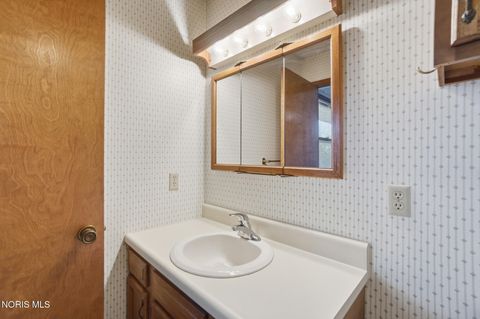 Tiny photo for 1717 Manor Hill Road #5, Findlay, OH 45840 (MLS # 10006928)