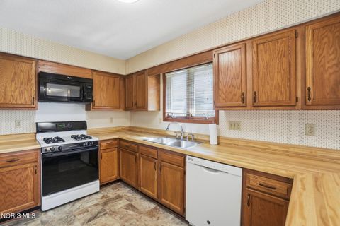 Tiny photo for 1717 Manor Hill Road #5, Findlay, OH 45840 (MLS # 10006928)