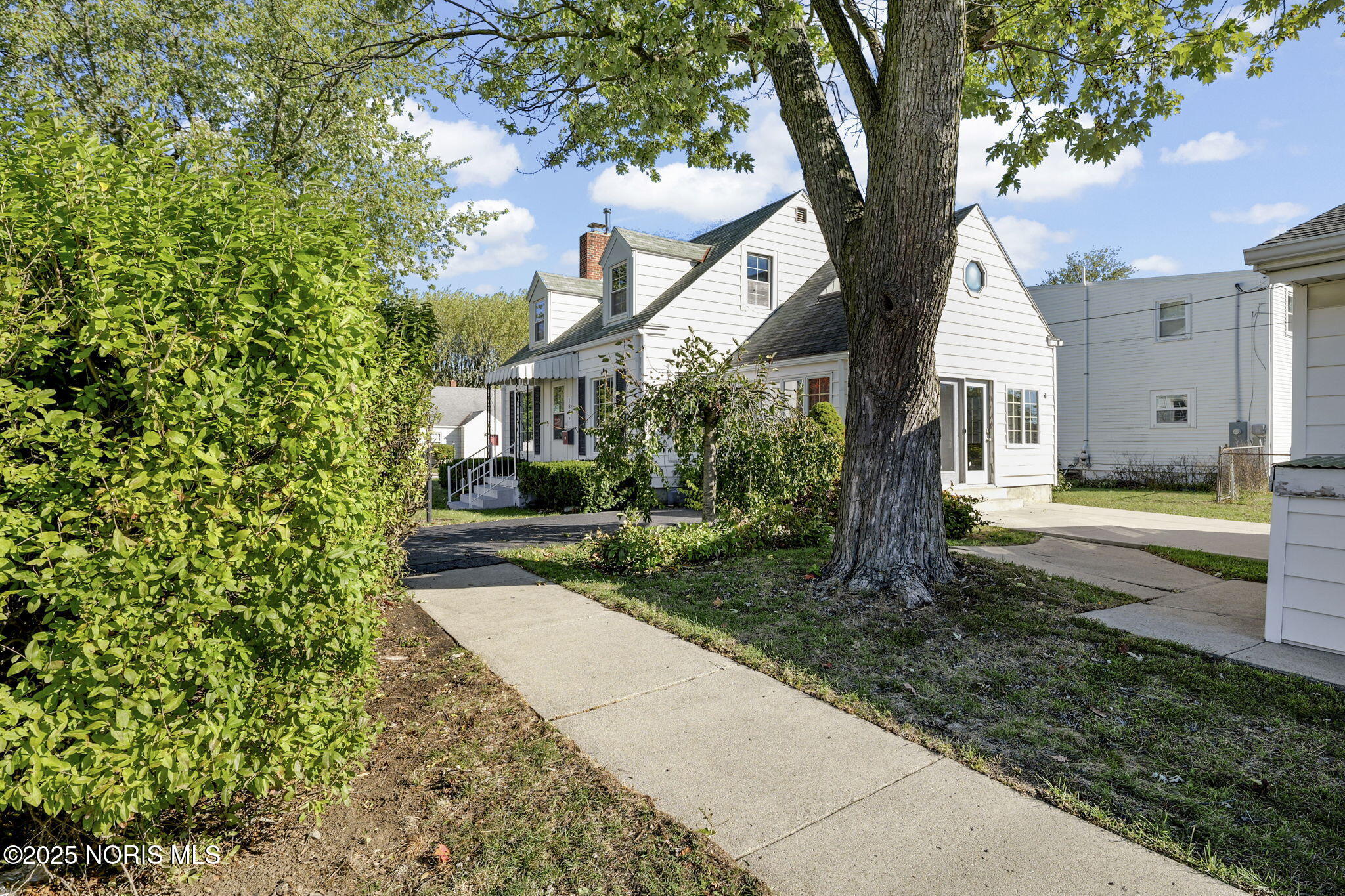 1825 Pershing Street