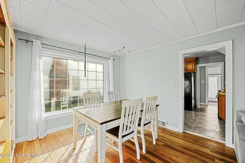 Tiny photo for 1825 Pershing Street, Findlay, OH 45840 (MLS # 10000459)