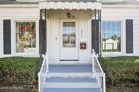 Tiny photo for 1825 Pershing Street, Findlay, OH 45840 (MLS # 10000459)