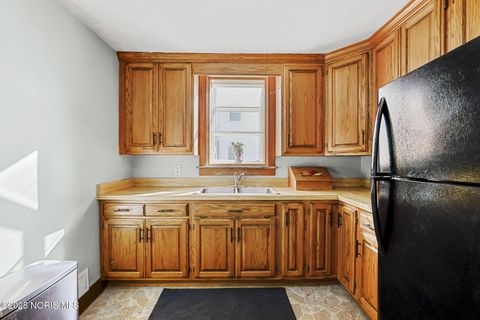 Tiny photo for 1825 Pershing Street, Findlay, OH 45840 (MLS # 10000459)