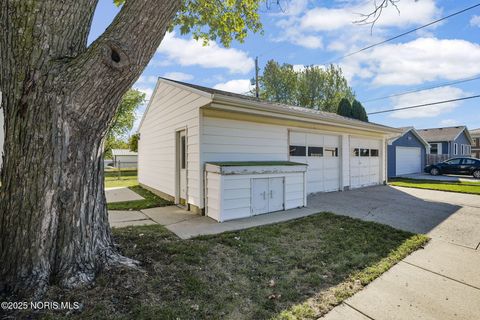 Tiny photo for 1825 Pershing Street, Findlay, OH 45840 (MLS # 10000459)