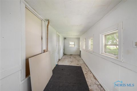 Tiny photo for 416 Colburn Street, Toledo, OH 43609 (MLS # 10006814)