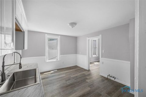 Tiny photo for 416 Colburn Street, Toledo, OH 43609 (MLS # 10006814)