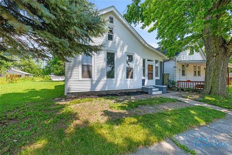 Photo of 416 Colburn Street, Toledo, OH 43609 (MLS # 10006814)