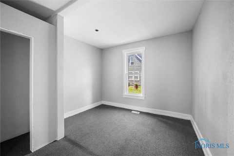 Tiny photo for 416 Colburn Street, Toledo, OH 43609 (MLS # 10006814)