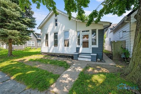 Tiny photo for 416 Colburn Street, Toledo, OH 43609 (MLS # 10006814)