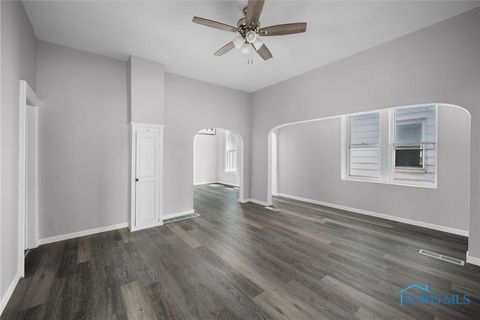 Tiny photo for 416 Colburn Street, Toledo, OH 43609 (MLS # 10006814)