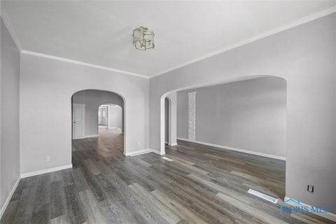 Tiny photo for 416 Colburn Street, Toledo, OH 43609 (MLS # 10006814)