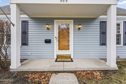 Tiny photo for 5319 Lenticel Drive, Toledo, OH 43623 (MLS # 10004775)