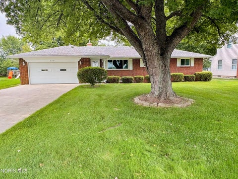 Tiny photo for 1113 S Lallendorf Road, Oregon, OH 43616 (MLS # 10010829)
