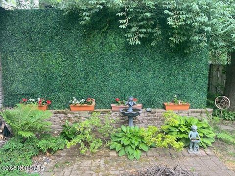 Tiny photo for 6124 Applegate Street, Toledo, OH 43615 (MLS # 10000694)