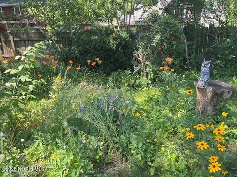 Tiny photo for 6124 Applegate Street, Toledo, OH 43615 (MLS # 10000694)