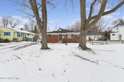 Tiny photo for 1004 Birch Avenue, Maumee, OH 43537 (MLS # 10003277)