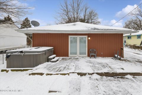 Tiny photo for 1004 Birch Avenue, Maumee, OH 43537 (MLS # 10003277)