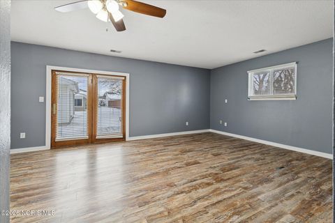 Tiny photo for 1004 Birch Avenue, Maumee, OH 43537 (MLS # 10003277)