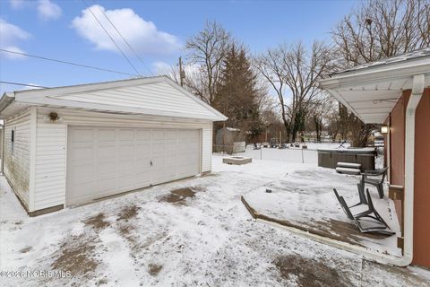 Tiny photo for 1004 Birch Avenue, Maumee, OH 43537 (MLS # 10003277)