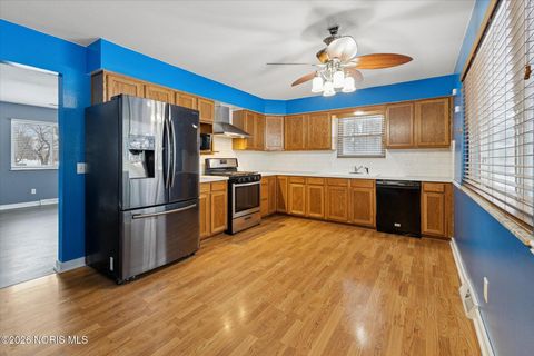 Tiny photo for 1004 Birch Avenue, Maumee, OH 43537 (MLS # 10003277)