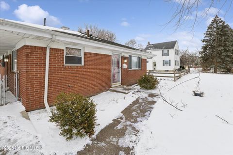 Tiny photo for 1004 Birch Avenue, Maumee, OH 43537 (MLS # 10003277)