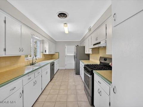 Tiny photo for 3700 W Bancroft Street, Ottawa Hills, OH 43606 (MLS # 10006540)