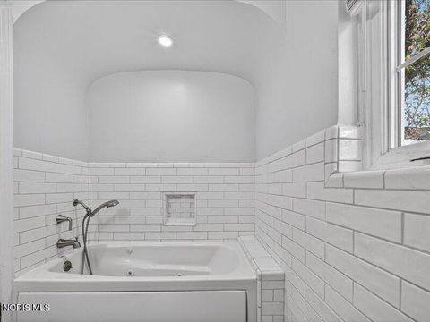 Tiny photo for 3700 W Bancroft Street, Ottawa Hills, OH 43606 (MLS # 10006540)