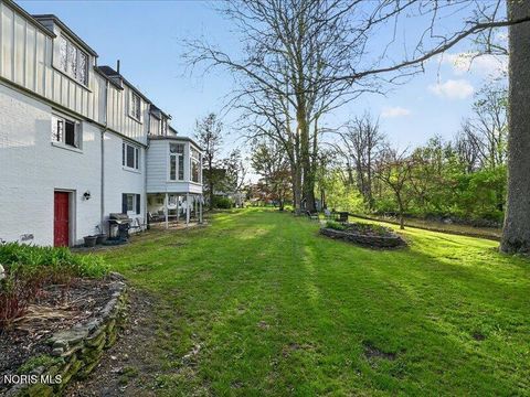 Tiny photo for 3700 W Bancroft Street, Ottawa Hills, OH 43606 (MLS # 10006540)