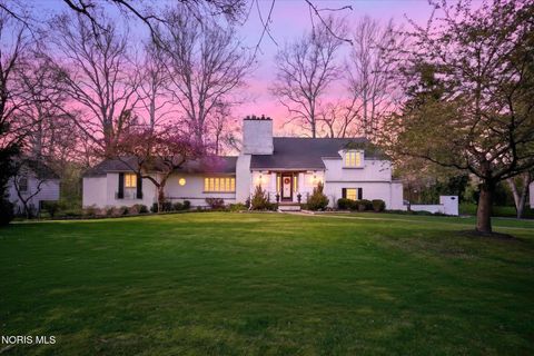 Photo of 3700 W Bancroft Street, Ottawa Hills, OH 43606 (MLS # 10006540)