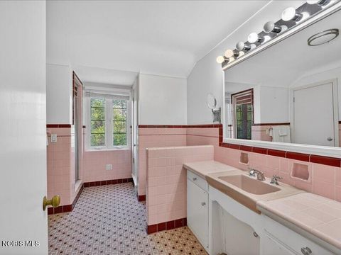 Tiny photo for 3700 W Bancroft Street, Ottawa Hills, OH 43606 (MLS # 10006540)