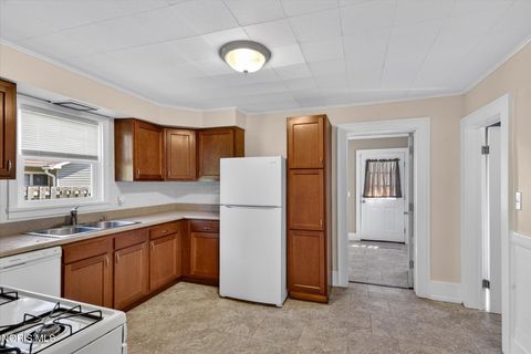 Tiny photo for 134 Lehman Avenue, Bowling Green, OH 43402 (MLS # 10007296)