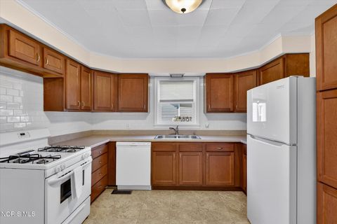 Tiny photo for 134 Lehman Avenue, Bowling Green, OH 43402 (MLS # 10007296)