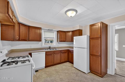 Tiny photo for 134 Lehman Avenue, Bowling Green, OH 43402 (MLS # 10007296)