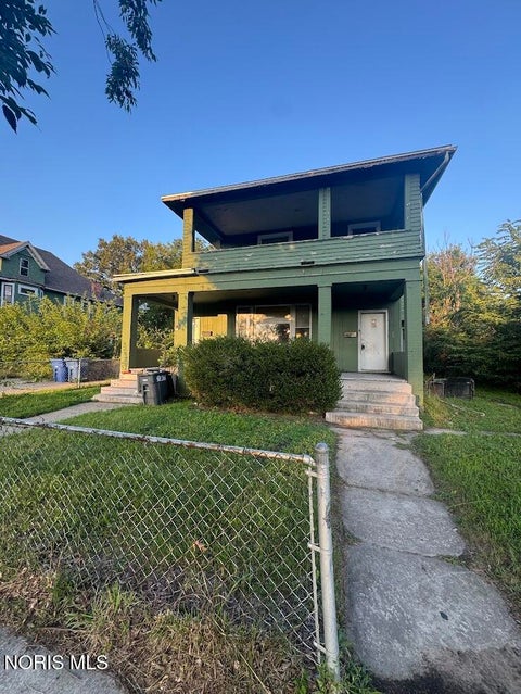 Multifamily For Sale - 2142 Maplewood Avenue<br/> Lucas County, Toledo, OH 43620