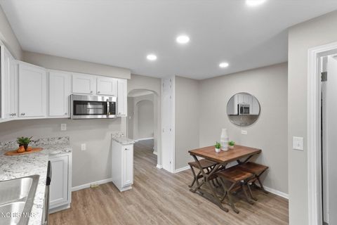 Tiny photo for 1810 Penn Road, Toledo, OH 43615 (MLS # 10005774)