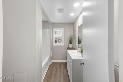 Tiny photo for 1810 Penn Road, Toledo, OH 43615 (MLS # 10005774)