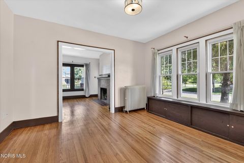 Tiny photo for 326 E Dudley Street, Maumee, OH 43537 (MLS # 10007958)