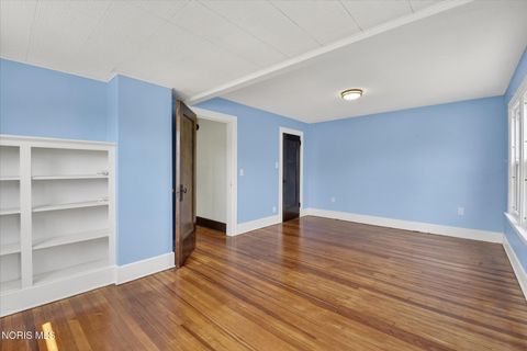 Tiny photo for 326 E Dudley Street, Maumee, OH 43537 (MLS # 10007958)