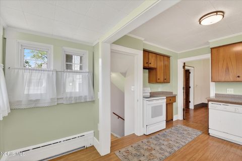 Tiny photo for 326 E Dudley Street, Maumee, OH 43537 (MLS # 10007958)